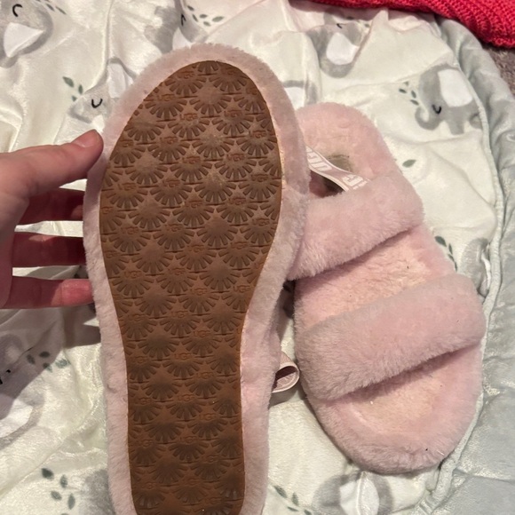 UGG Women's Fluffy pink Slippers - Picture 3 of 6